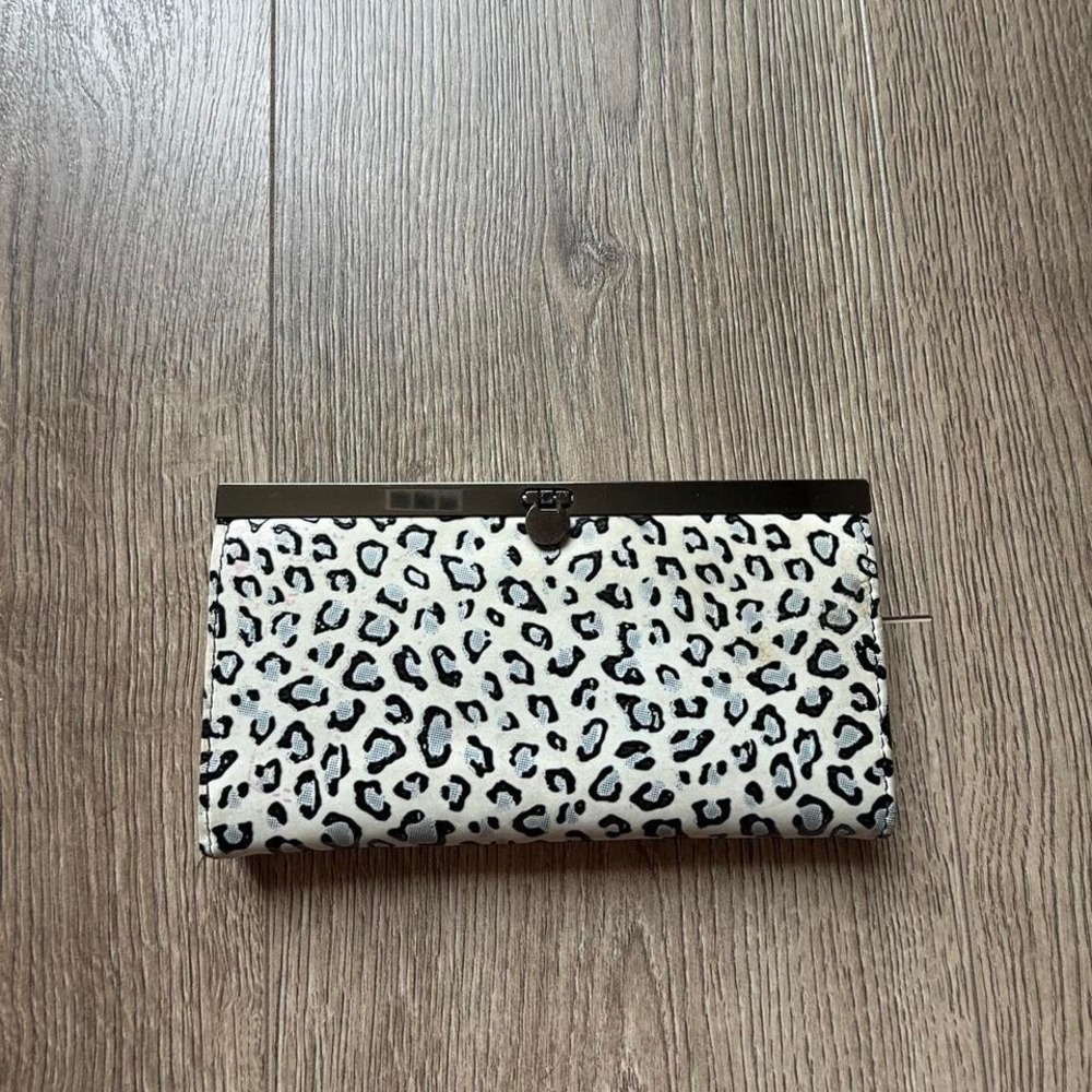 Black White Leopard Print Clutch Wallet Kiss Lock Frame Accordion Organizer‎